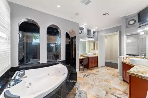 Bath - 9575 Westover Roberts Rd, Windermere, FL 34786 photo 3 of 8