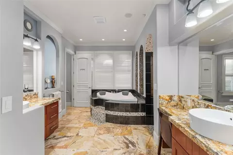 Bath - 9575 Westover Roberts Rd, Windermere, FL 34786 photo 1 of 8
