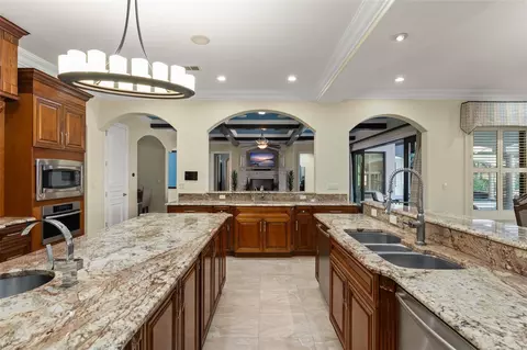 Kitchen - 9575 Westover Roberts Rd, Windermere, FL 34786 photo 5 of 7
