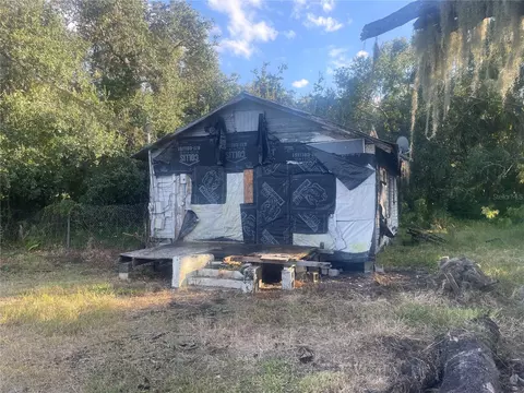 2811 E 20th St, Sanford, FL 32771 photo 2