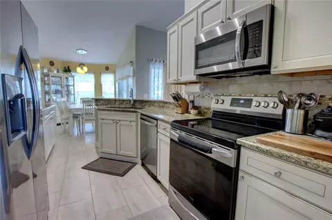 Kitchen - 2722 Maywood St, Eustis, FL 32726 photo 2 of 2