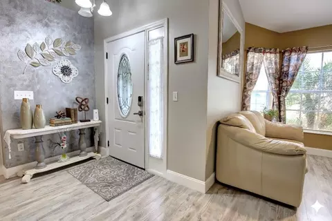 Entry Way - 2722 Maywood St, Eustis, FL 32726 photo 2 of 2