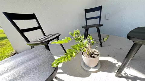Exterior - 136 Hamlet Loop, Davenport, FL 33837 photo 6 of 8