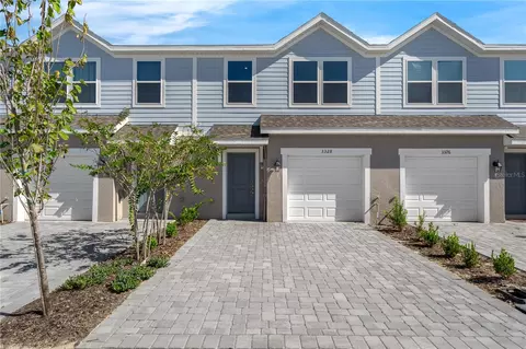 3035 Jessamine Dr, Tavares, FL 32778