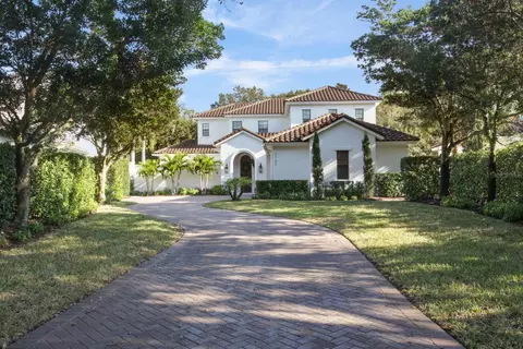 9743 Covent Garden Dr, Orlando, FL 32827