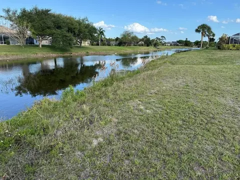 743 Rotonda Cir, Rotonda West, FL 33947