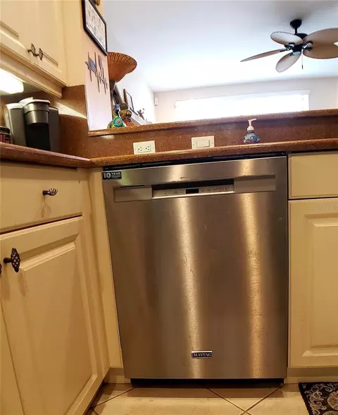 Kitchen - 5662 Whitehead St, Bradenton, FL 34203 photo 8 of 8