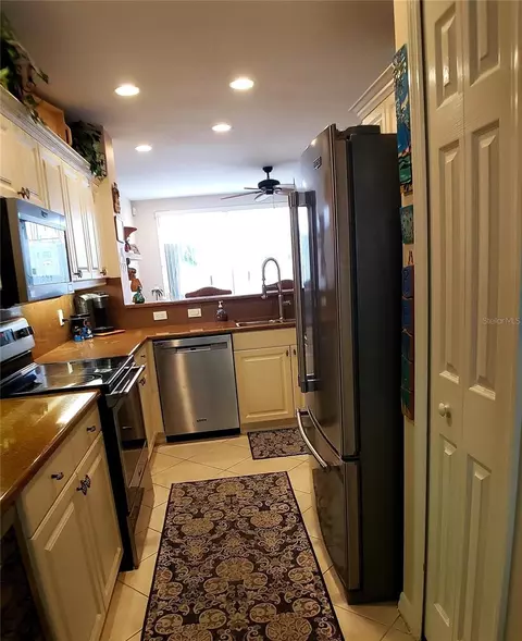 Kitchen - 5662 Whitehead St, Bradenton, FL 34203 photo 5 of 8