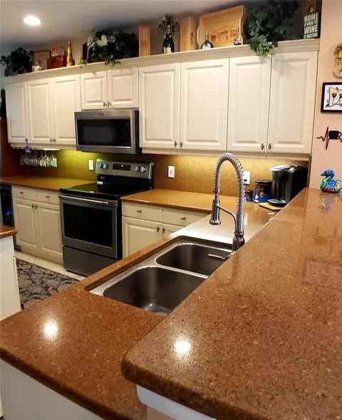 Kitchen - 5662 Whitehead St, Bradenton, FL 34203 photo 4 of 8