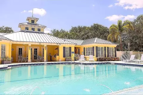 Exterior - 5662 Whitehead St, Bradenton, FL 34203 photo 2 of 5