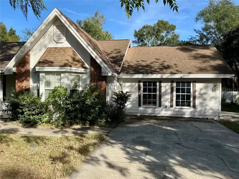 951 N Lake Pleasant Rd, Apopka, FL 32712
