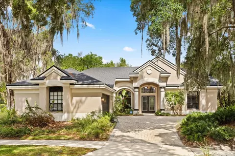 622 W Palm Valley Dr, Oviedo, FL 32765