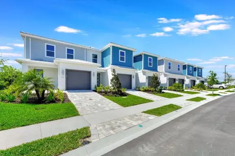 7869 Spectrum Dr, Kissimmee, FL 34747