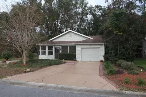 32512 Oak Park Dr, Leesburg, FL 34748