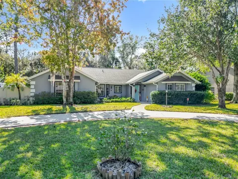 1014 Pine Tree Dr, Eustis, FL 32726