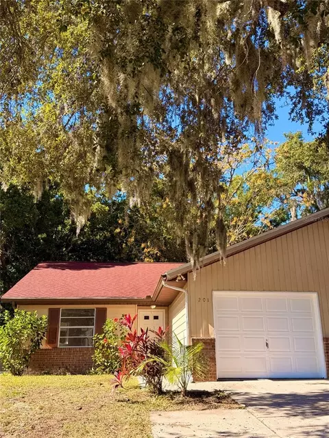201 Fernwood St, Leesburg, FL 34748
