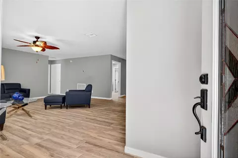 Entry Way - 201 N West St, Interlachen, FL 32148 photo 1 of 2
