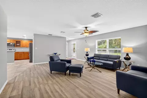 Living - 201 N West St, Interlachen, FL 32148 photo 3 of 10