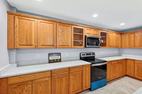 Kitchen - 201 N West St, Interlachen, FL 32148 photo 4 of 6