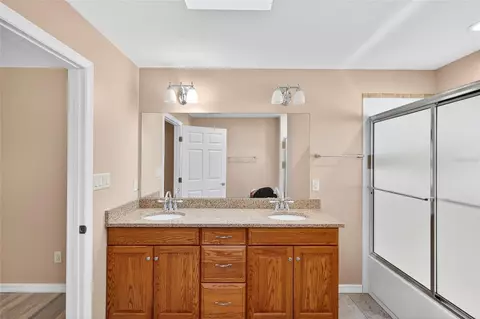 Bath - 201 N West St, Interlachen, FL 32148 photo 3 of 5