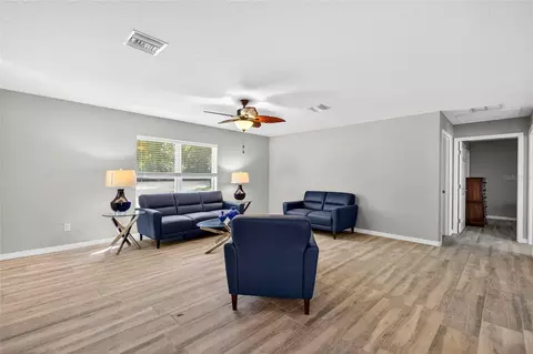 Living - 201 N West St, Interlachen, FL 32148 photo 7 of 10