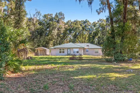 Exterior - 201 N West St, Interlachen, FL 32148 photo 4 of 5