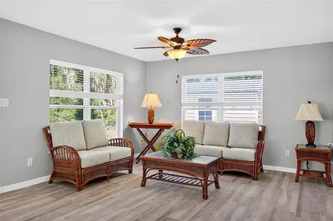 Living - 201 N West St, Interlachen, FL 32148 photo 5 of 10