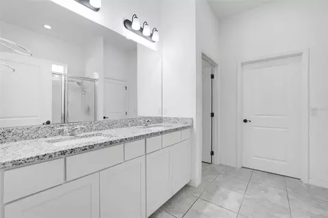 Bath - 1807 Sunfish St, Saint Cloud, FL 34771 photo 1 of 2