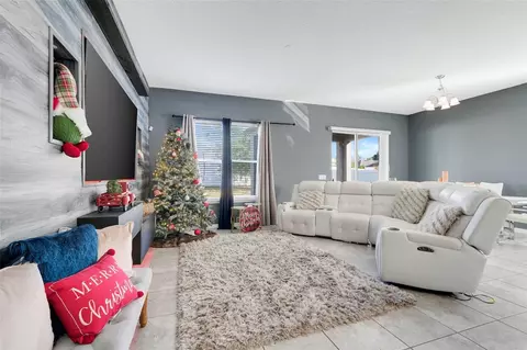 Living - 1807 Sunfish St, Saint Cloud, FL 34771 photo 2 of 3