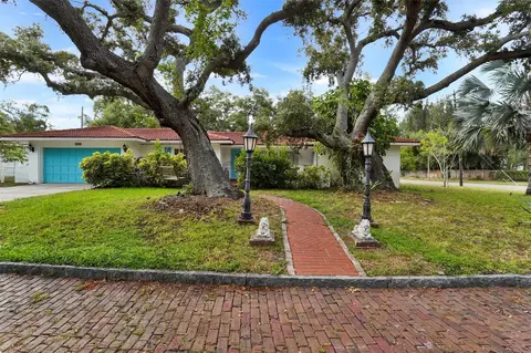 7716 Dartmouth Ave N, Saint Petersburg, FL 33710