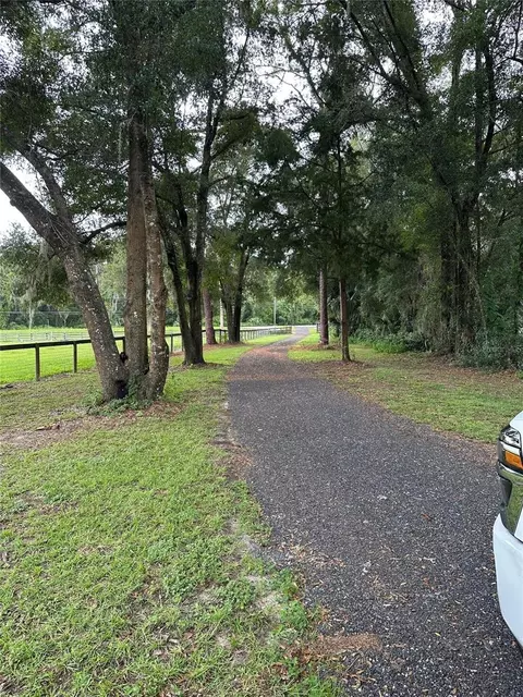 Exterior - 17067 NW Gainesville Rd, Reddick, FL 32686 photo 3 of 5
