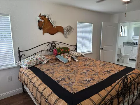 Bedroom - 17067 NW Gainesville Rd, Reddick, FL 32686 photo 1 of 4