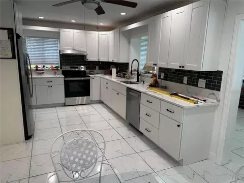 Kitchen - 17067 NW Gainesville Rd, Reddick, FL 32686 photo 1 of 3
