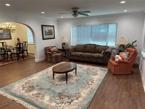 Living - 17067 NW Gainesville Rd, Reddick, FL 32686 photo 2 of 3