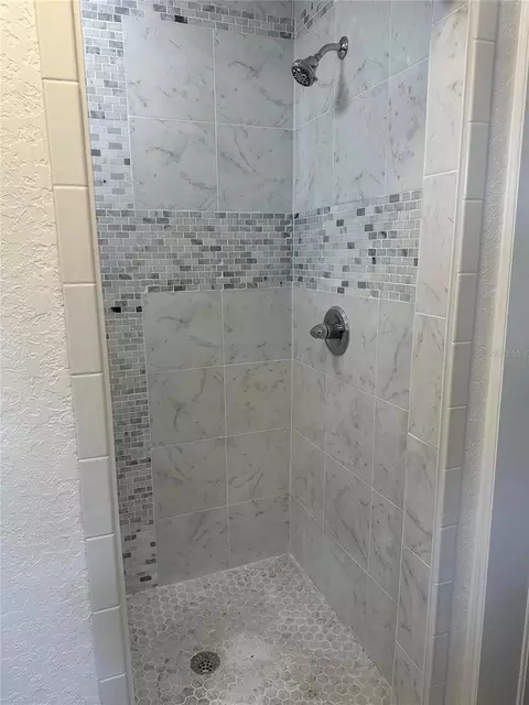 Bath - 17067 NW Gainesville Rd, Reddick, FL 32686 photo 1 of 3