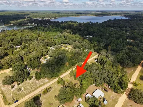 208 N Helmers Ave, Interlachen, FL 32148
