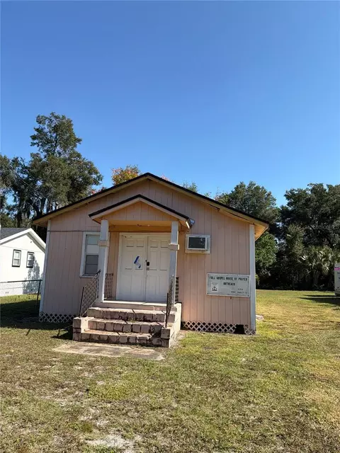1121 S Adelle Ave, Deland, FL 32720