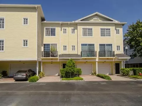 9729 Meadow Field Cir, Tampa, FL 33626