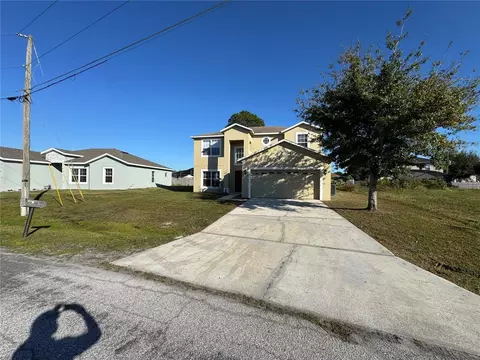 681 Basingstoke Ct, Kissimmee, FL 34758