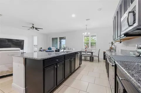 Kitchen - 3333 Wauseon Dr, Saint Cloud, FL 34772 photo 4 of 5