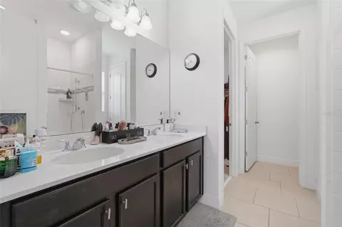 Entry Way - 3333 Wauseon Dr, Saint Cloud, FL 34772 photo 2 of 2