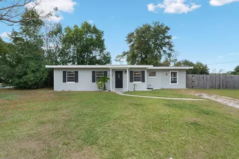 471 E 3rd St, Chuluota, FL 32766