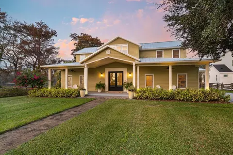 520 Lake Mills Rd, Chuluota, FL 32766