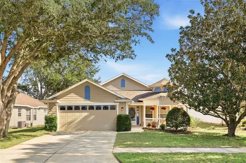 864 Lake Elsie Dr, Tavares, FL 32778
