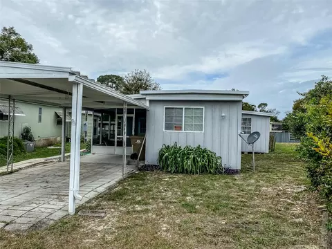 26143 Rose Ln, Astatula, FL 34705
