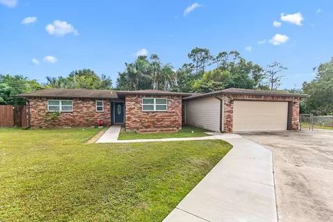 3707 Sunny Dr, Mims, FL 32754