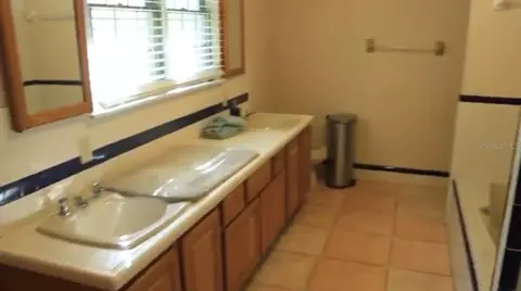 Bath - 9400 NW 160th St, Reddick, FL 32686 photo 1 of 1