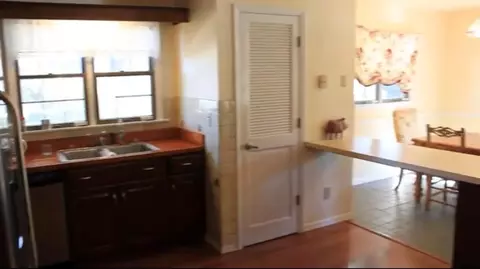 Kitchen - 9400 NW 160th St, Reddick, FL 32686 photo 2 of 2