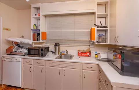Kitchen - 300 S Eola Dr, Orlando, FL 32801 photo 1 of 1