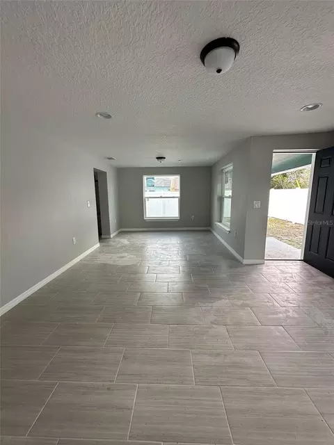 Living - 2015 12 Laurel St, Bartow, FL 33830 photo 2 of 2